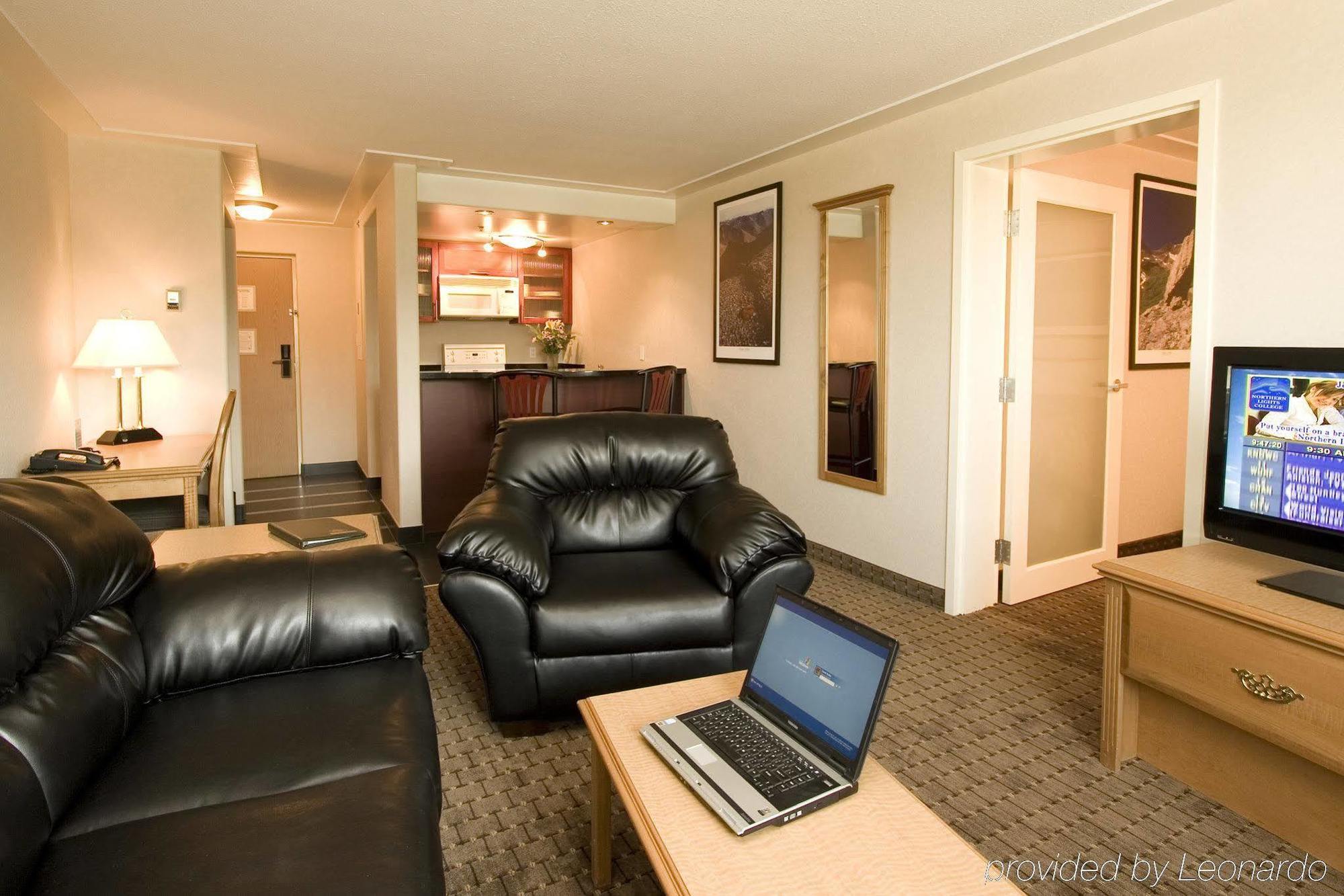 Woodlands Inn & Suites Fort Nelson Rom bilde